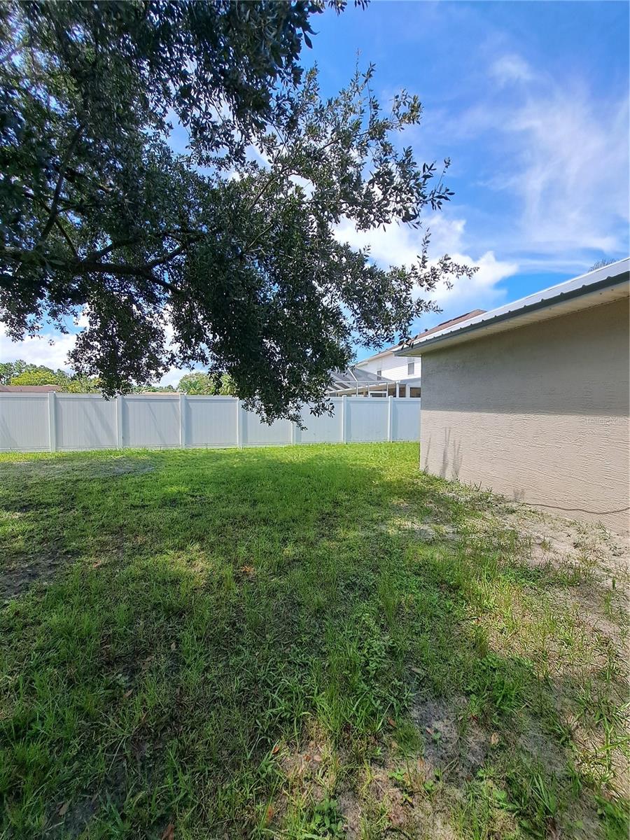 Image 28 of 30 For 10 Lincoln Place