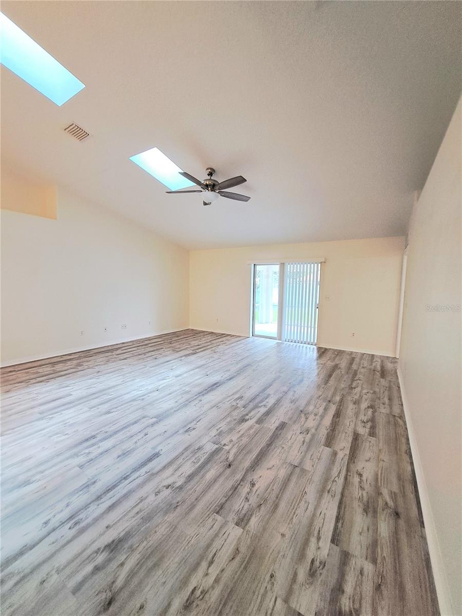 Image 5 of 30 For 10 Lincoln Place