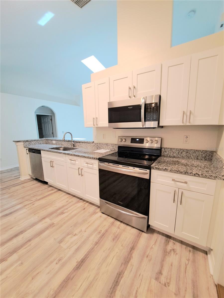 Image 8 of 30 For 10 Lincoln Place