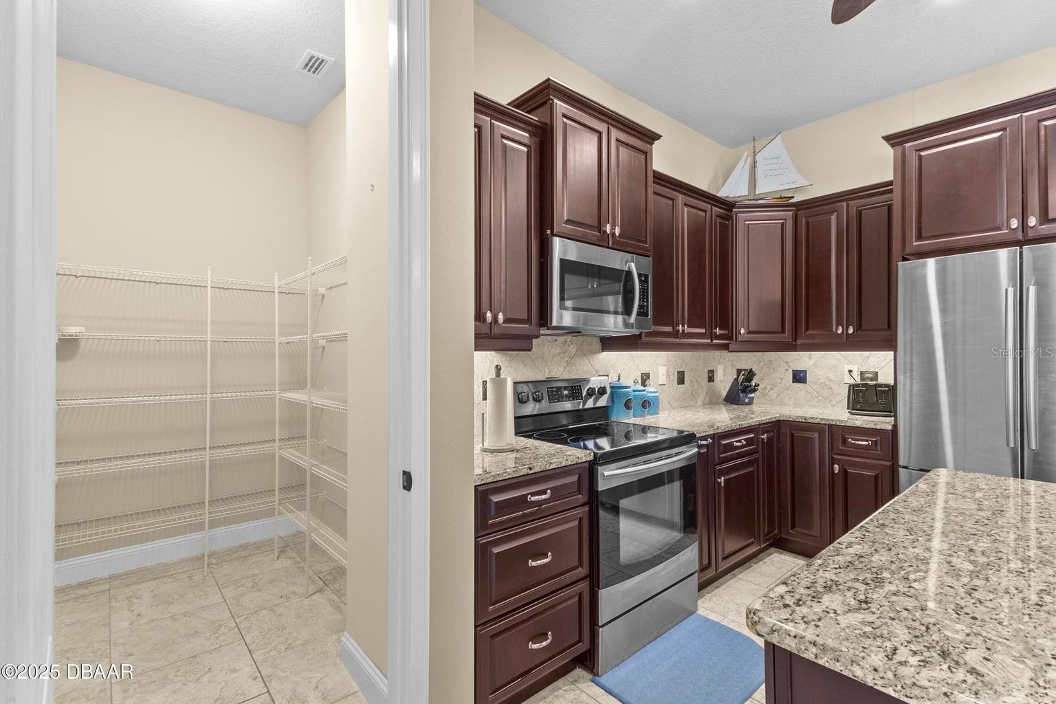 Image 14 of 50 For 3715 John Anderson Drive
