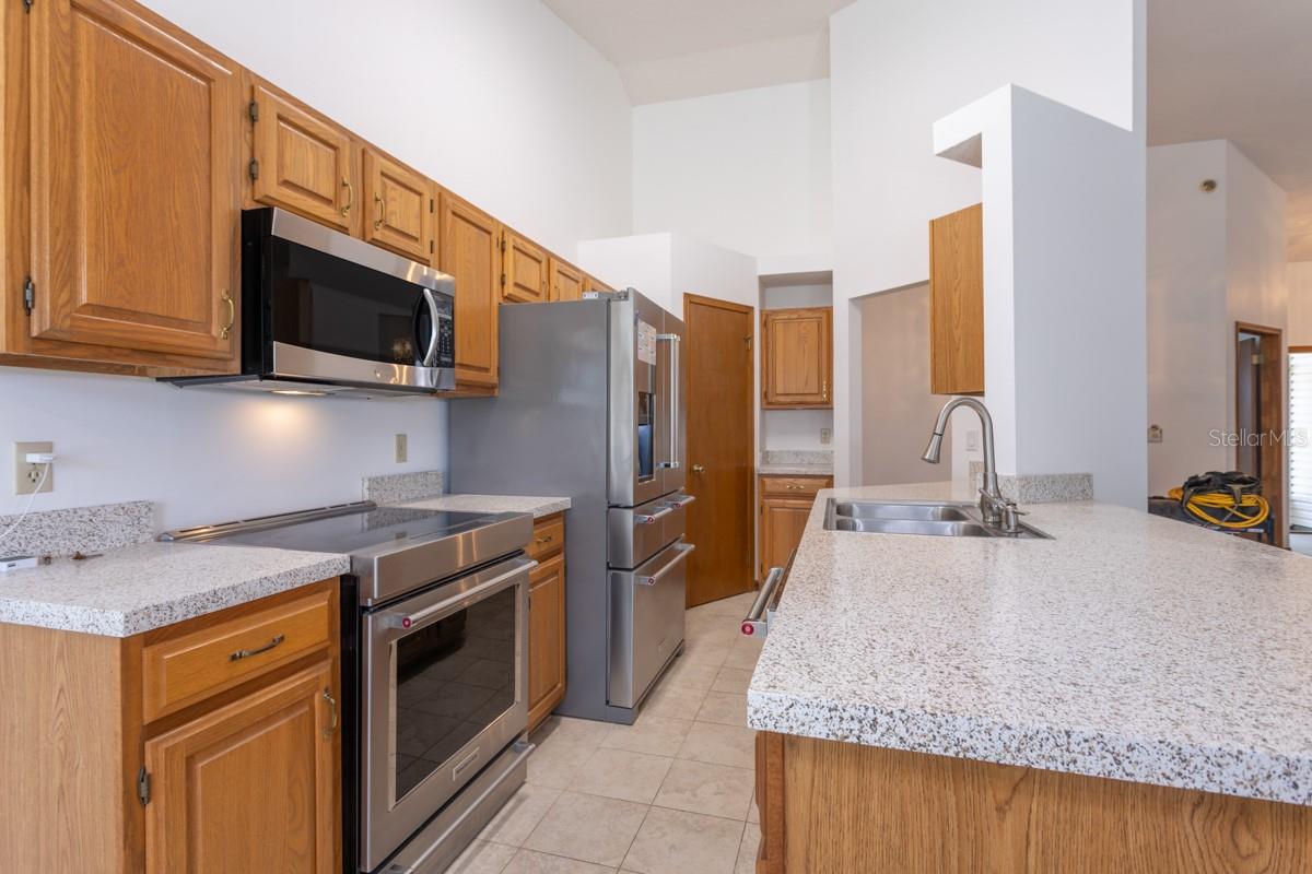 Image 5 of 48 For 14180 Hampton Fallas Drive N