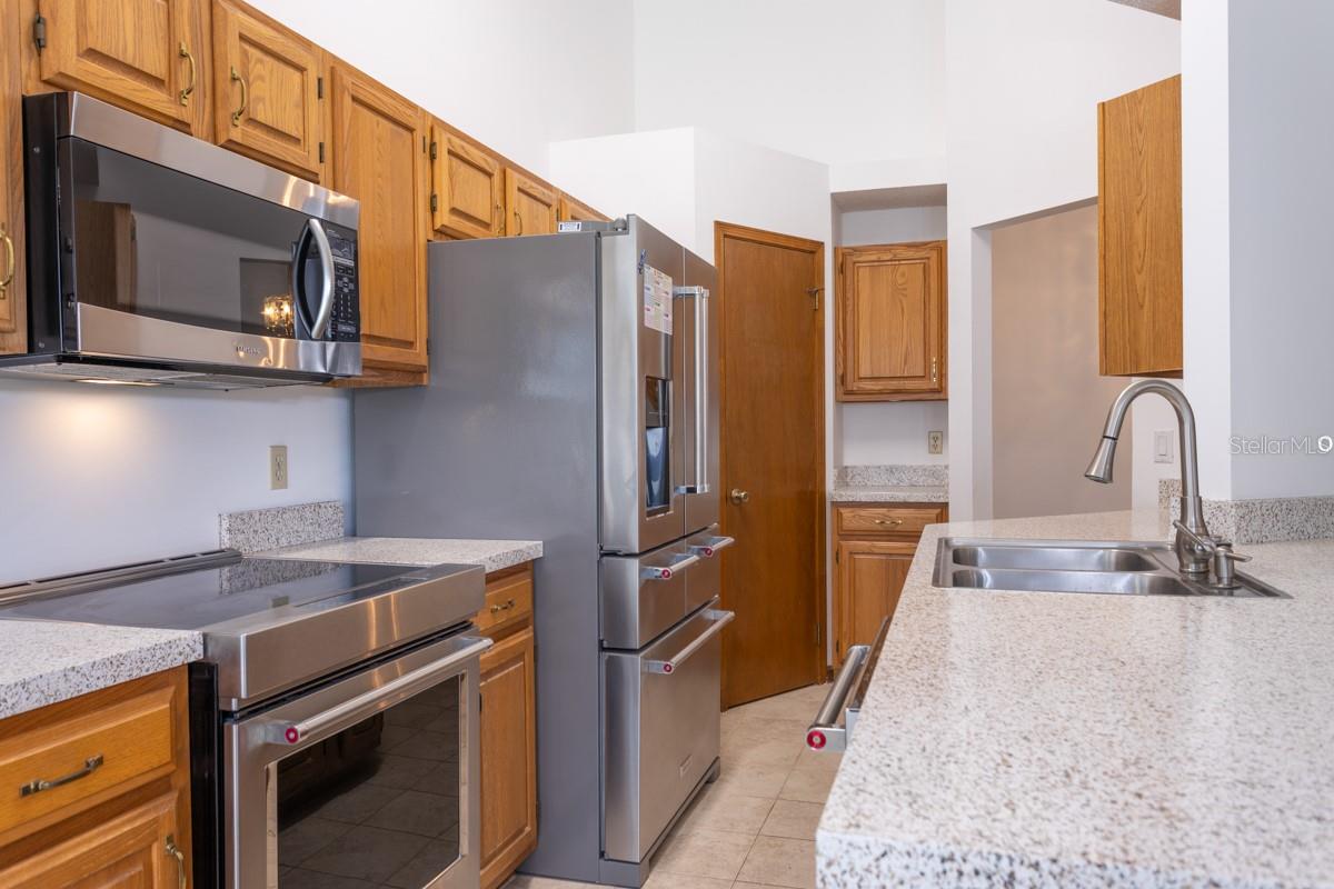 Image 6 of 48 For 14180 Hampton Fallas Drive N