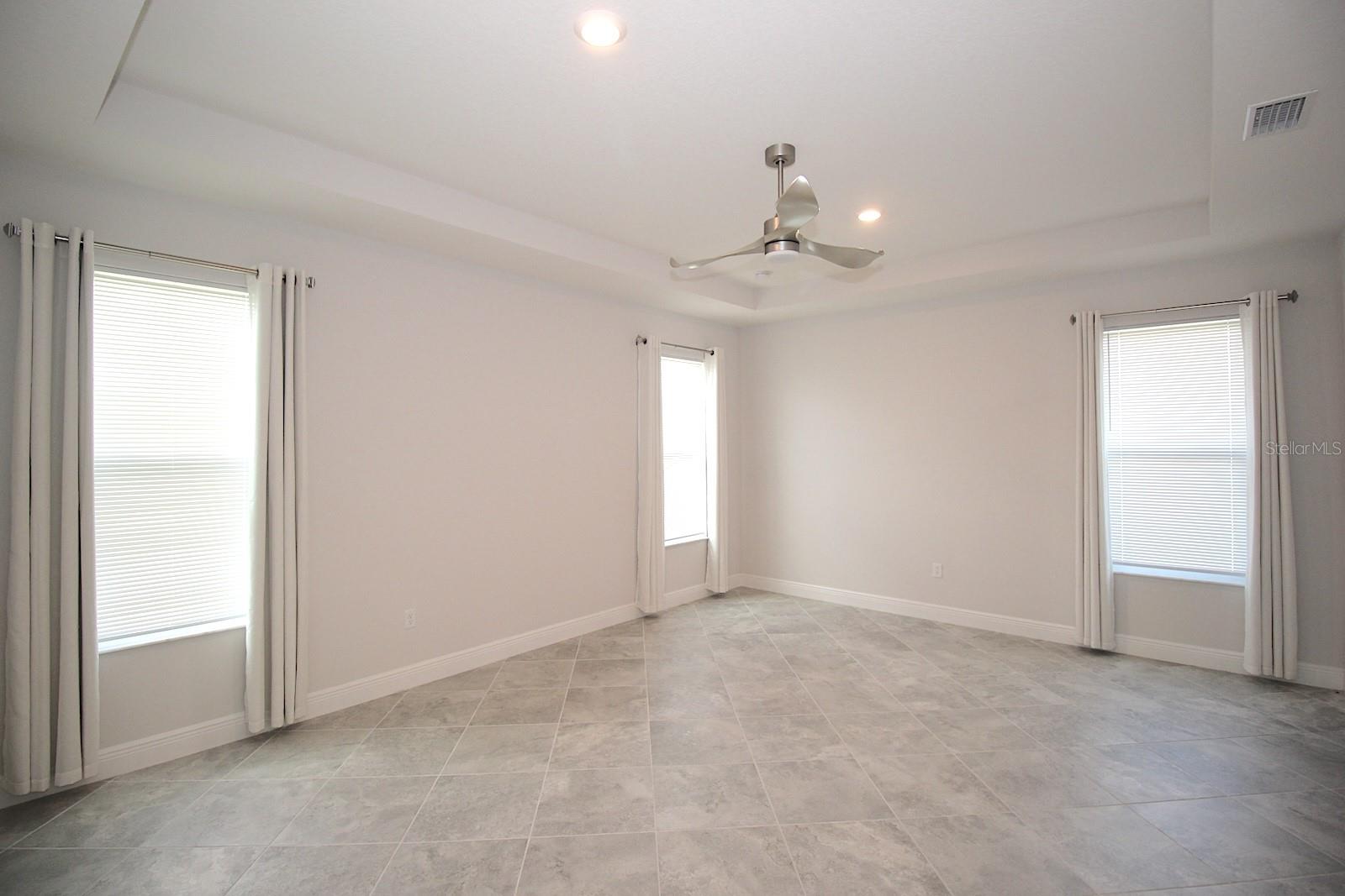 Image 40 of 73 For 109 Huntington Place