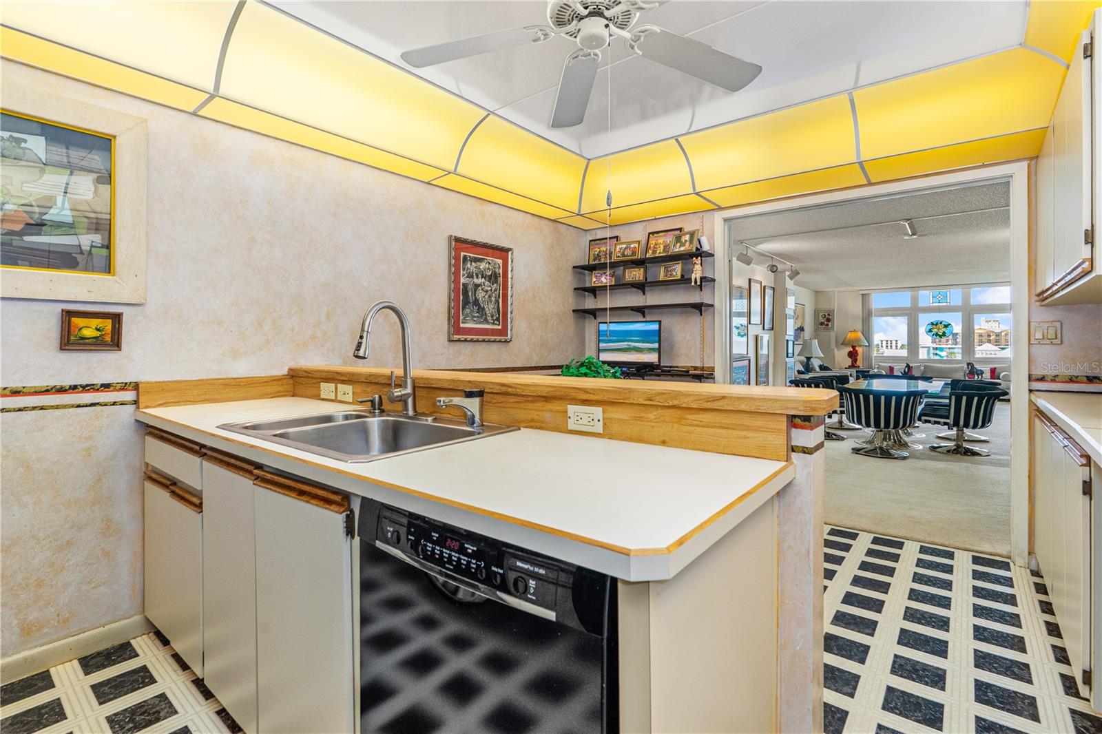 Image 11 of 49 For 395 Atlantic Avenue 402