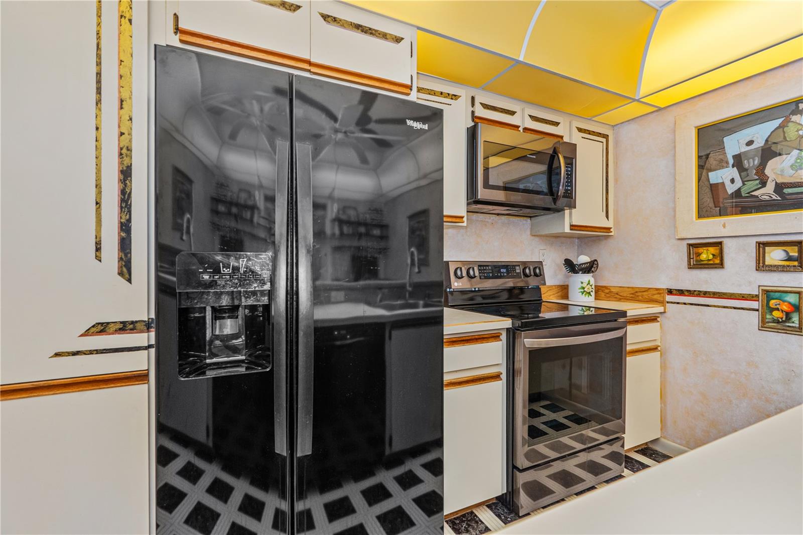 Image 12 of 49 For 395 Atlantic Avenue 402