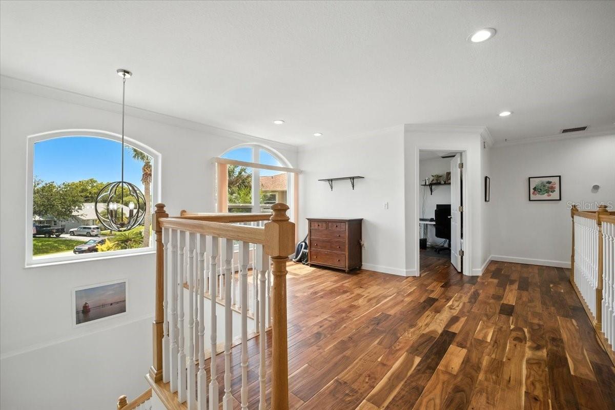 Image 22 of 51 For 39 Cottonwood Court