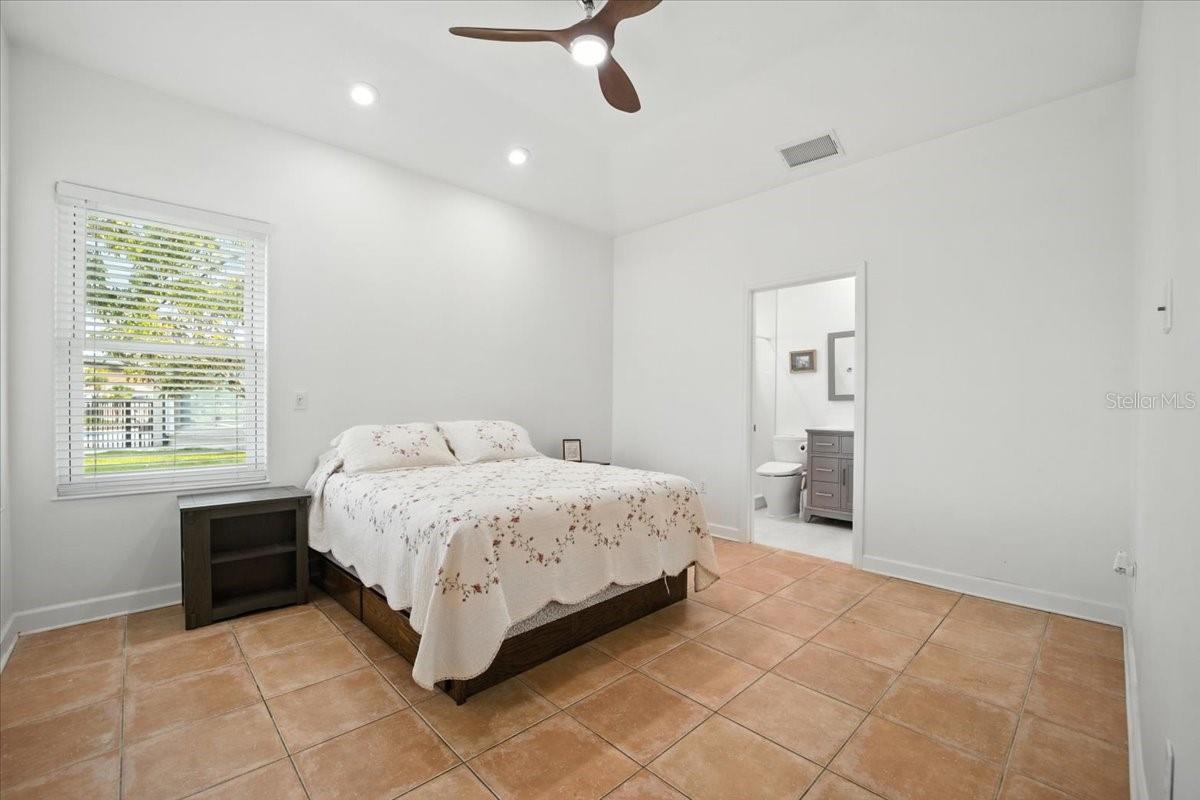 Image 36 of 51 For 39 Cottonwood Court