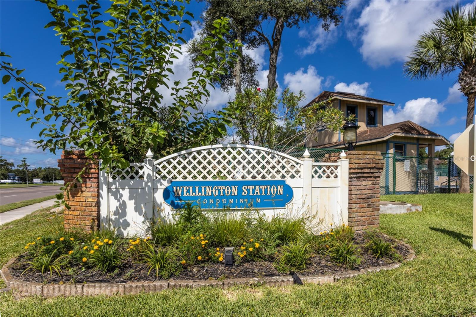 Image 2 of 28 For 689 Wellington Station  47