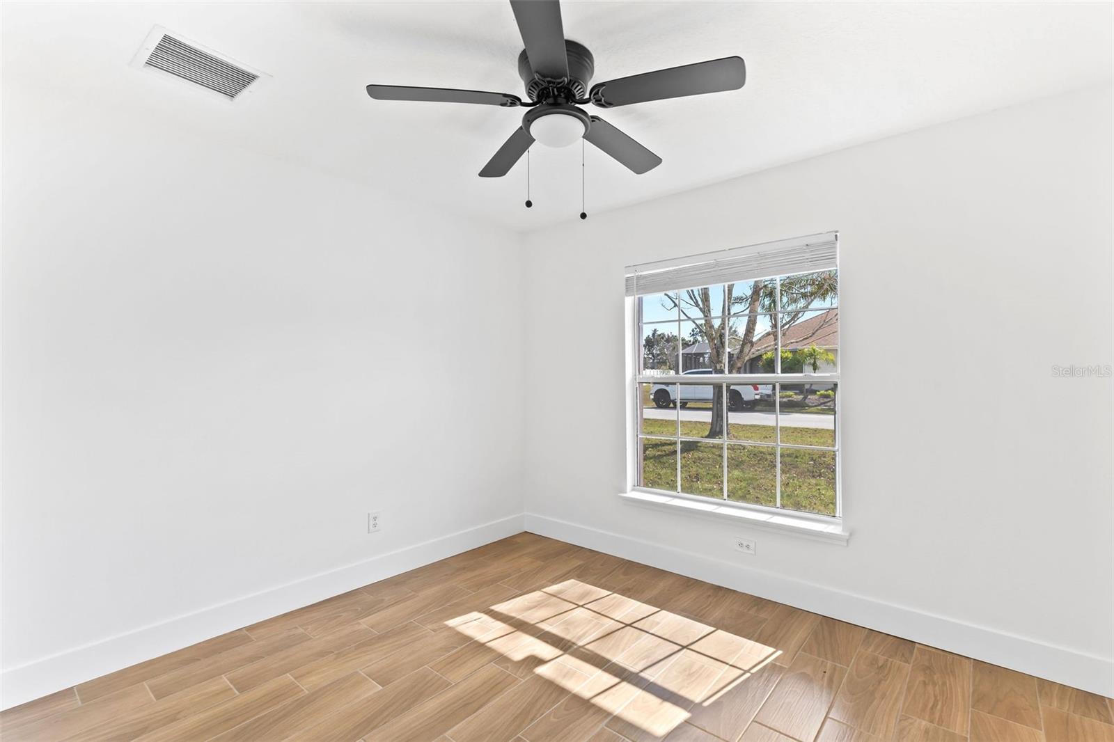 Image 22 of 34 For 21 Rockefeller Drive