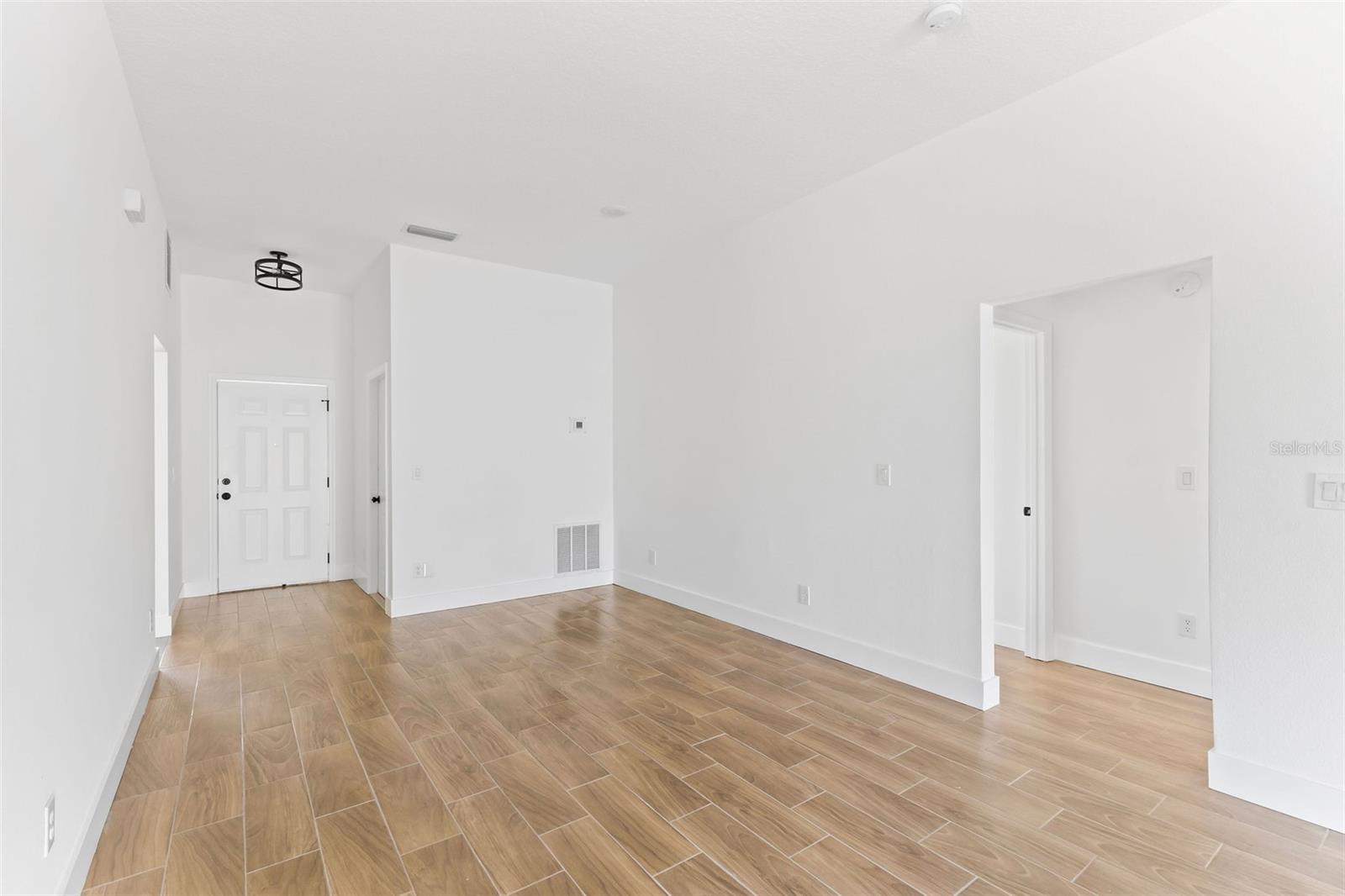 Image 27 of 34 For 21 Rockefeller Drive