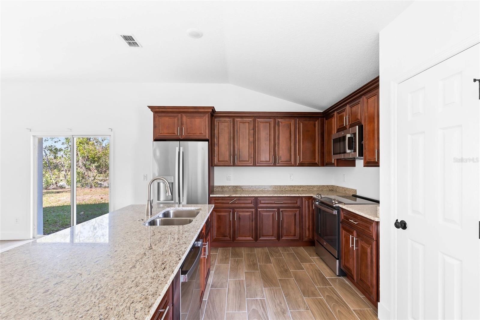 Image 5 of 34 For 21 Rockefeller Drive