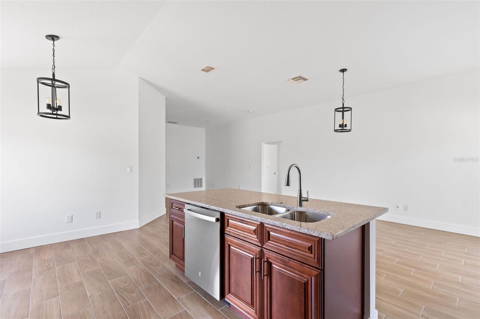 Image 6 of 34 For 21 Rockefeller Drive