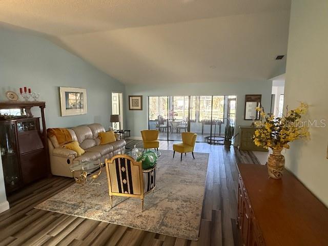 Image 4 of 21 For 40 Comanche Court