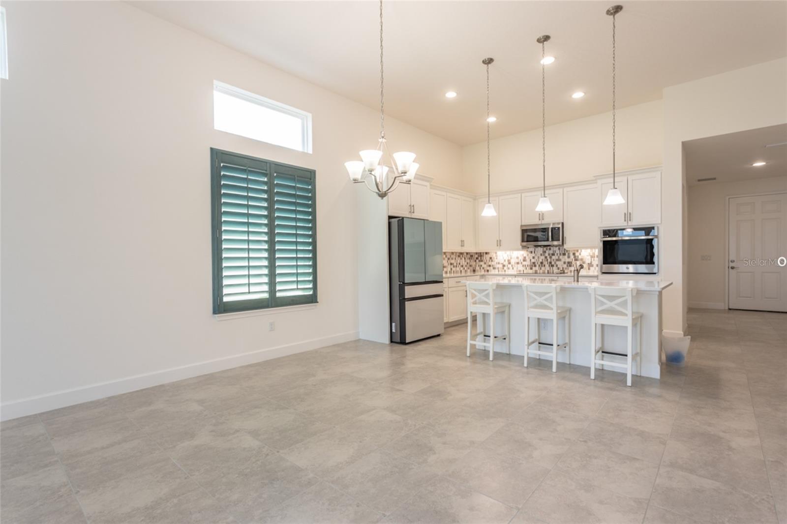 Image 12 of 45 For 160 Mosaic Boulevard