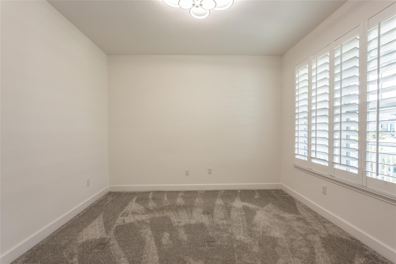 Image 17 of 45 For 160 Mosaic Boulevard