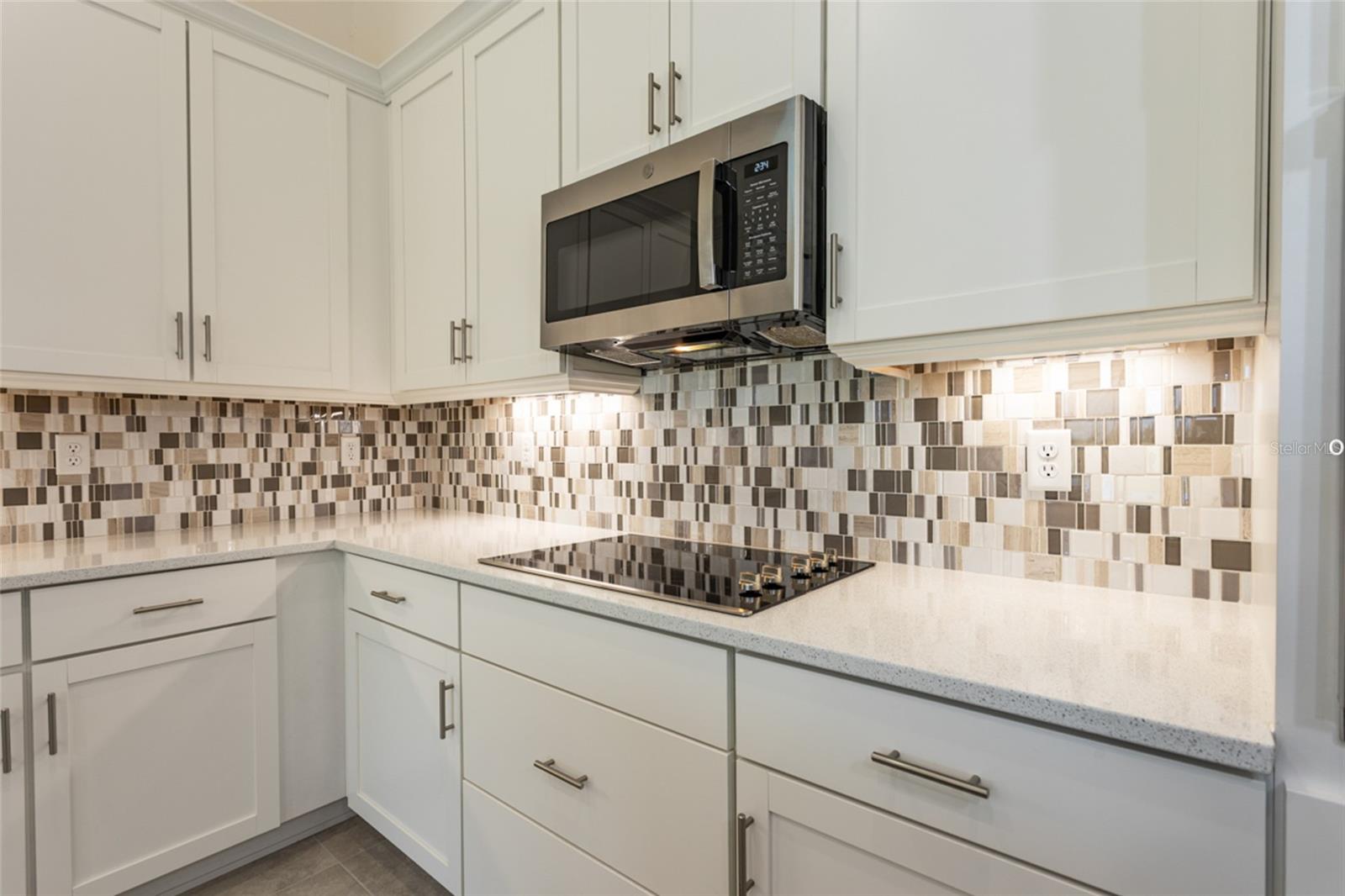 Image 8 of 45 For 160 Mosaic Boulevard