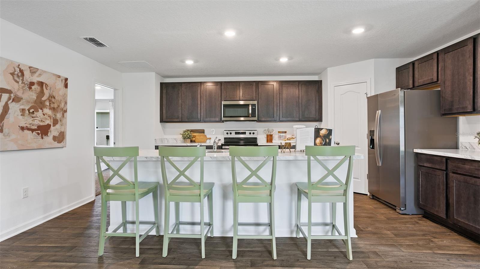 Image 7 of 58 For 6 Summerwood Road S