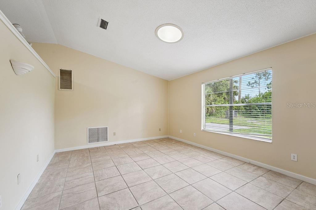 Image 11 of 40 For 2400 Joyce Street