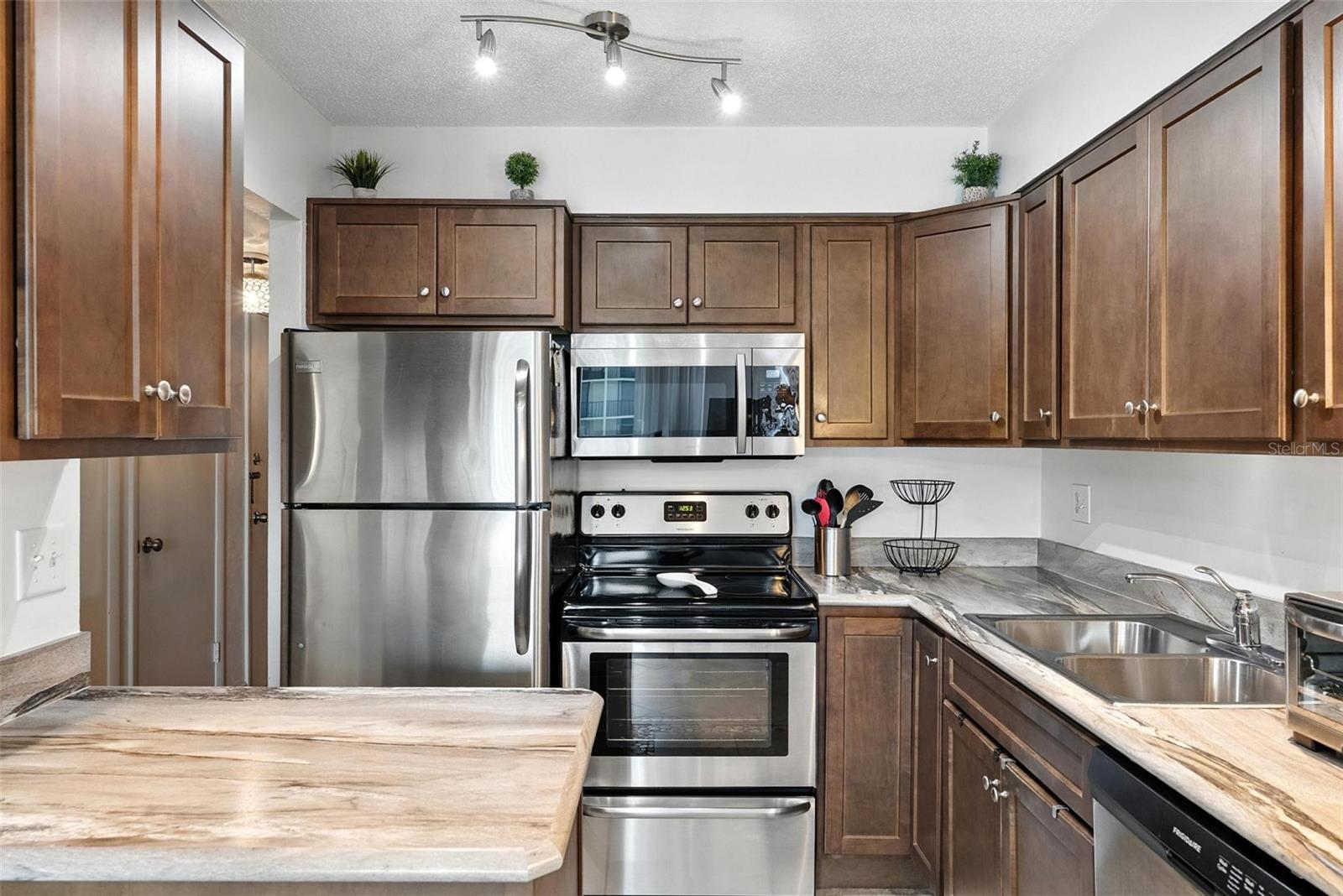 Image 4 of 31 For 1437 Atlantic Avenue 310