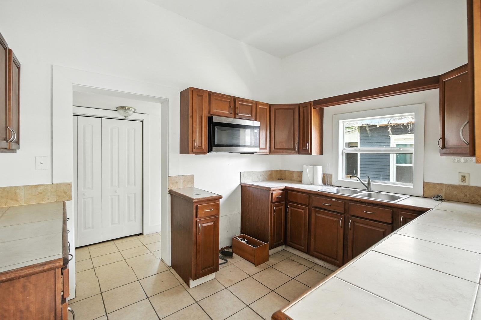 Image 14 of 30 For 412 Madison Street