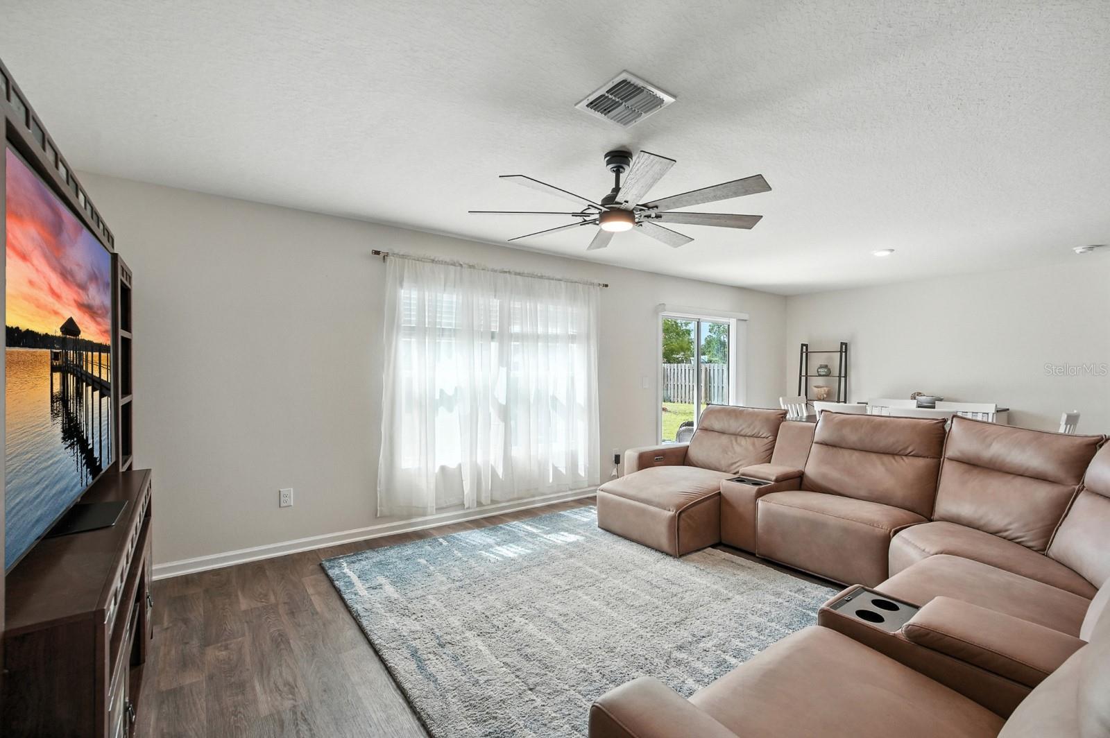 Image 10 of 41 For 18 Poplar Drive