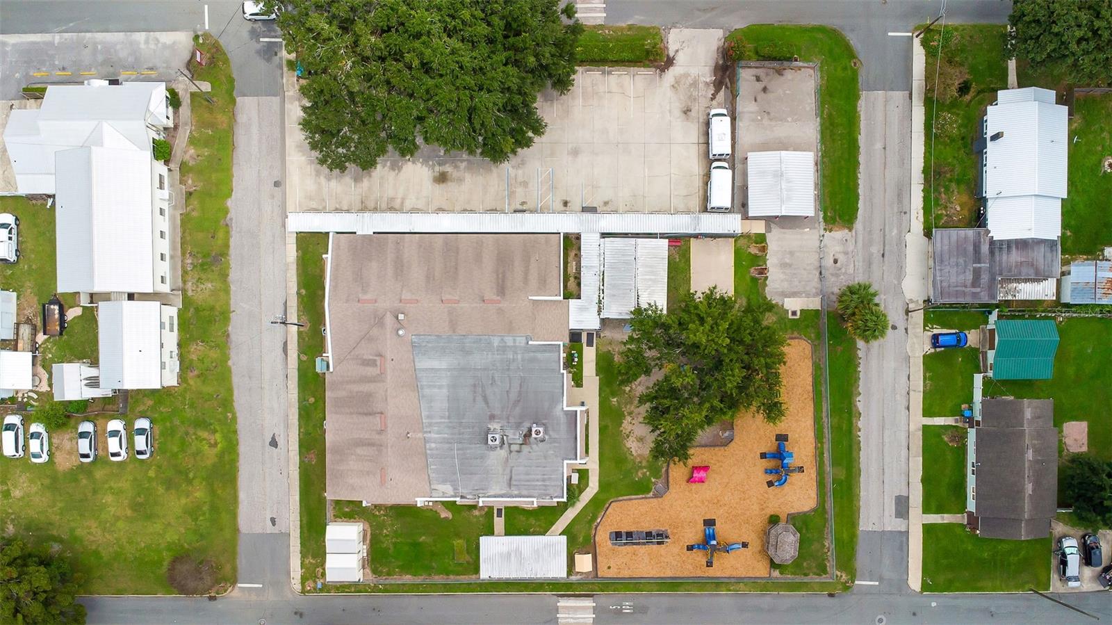 Image 4 of 83 For 258 Columbia Avenue
