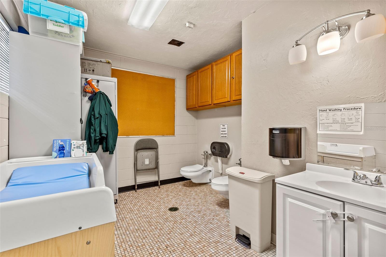 Image 41 of 83 For 258 Columbia Avenue