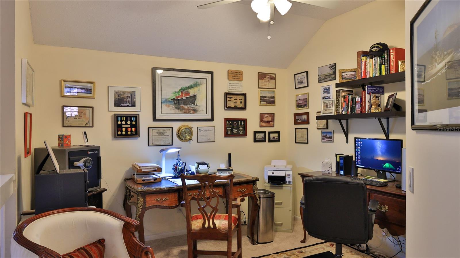 Image 21 of 25 For 46 Captains Walk