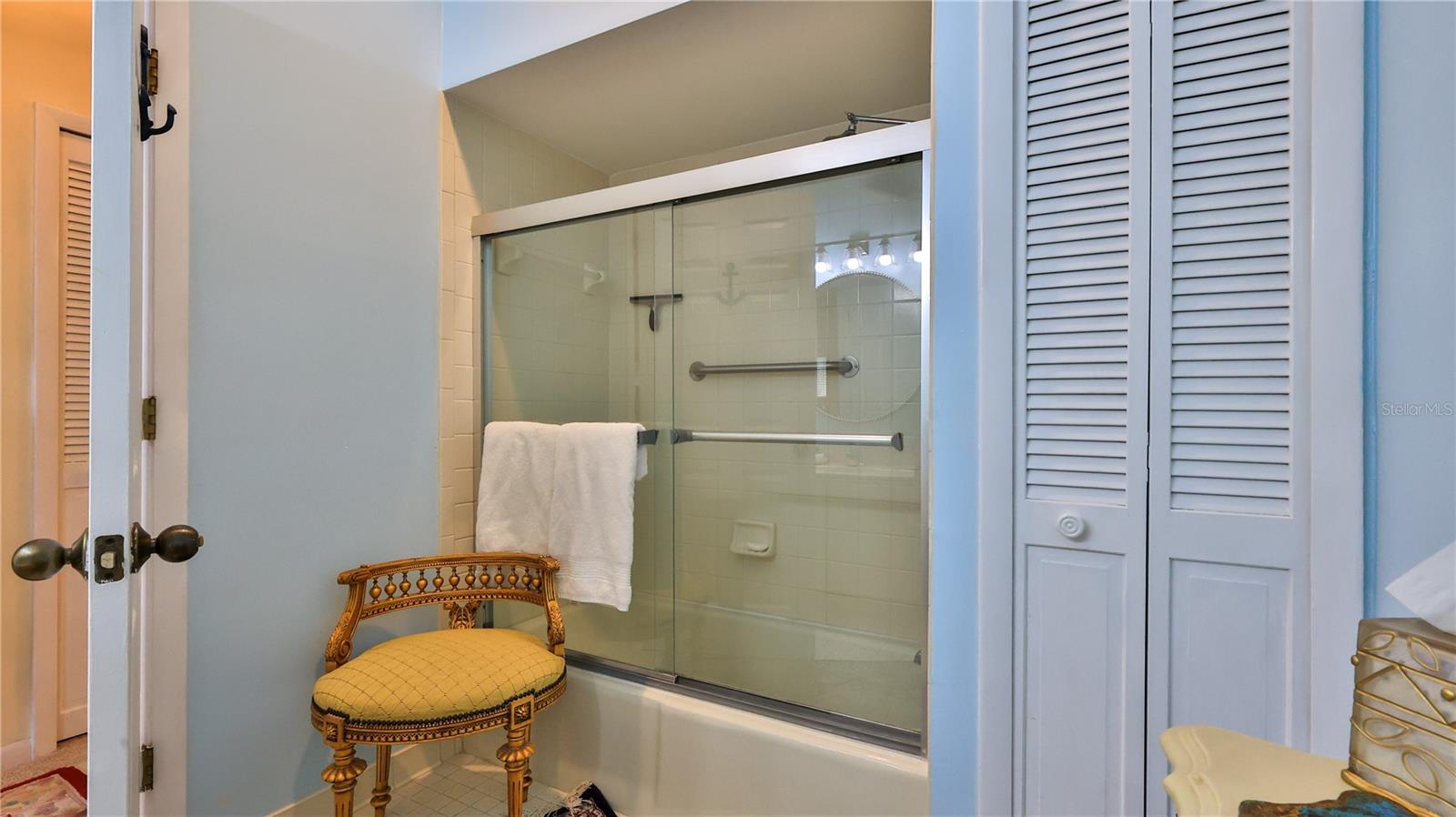 Image 23 of 25 For 46 Captains Walk