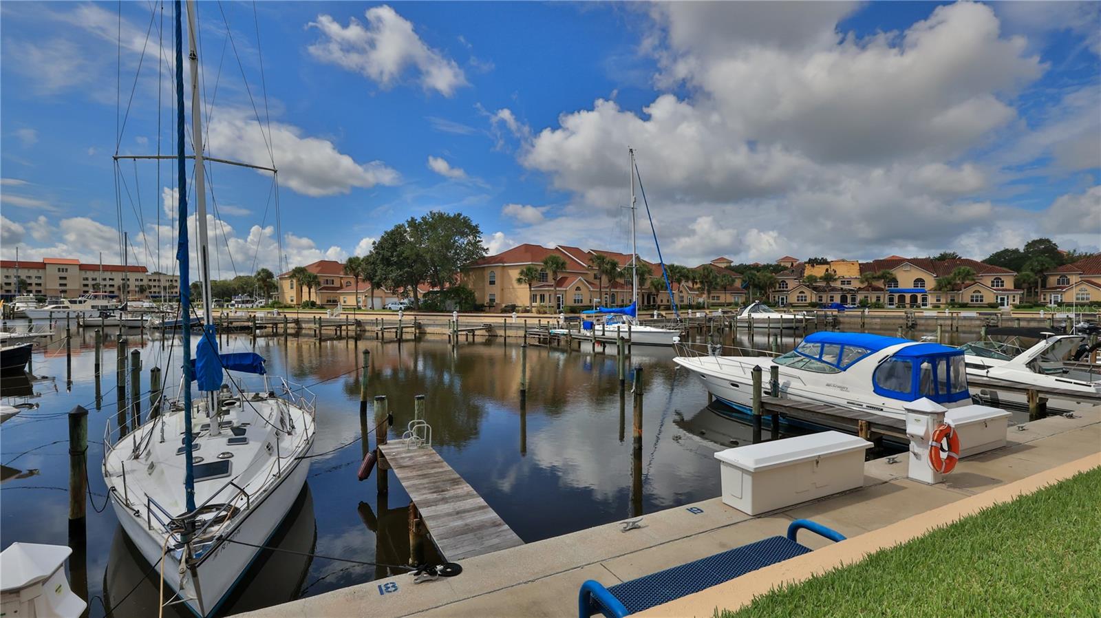 Image 25 of 25 For 46 Captains Walk