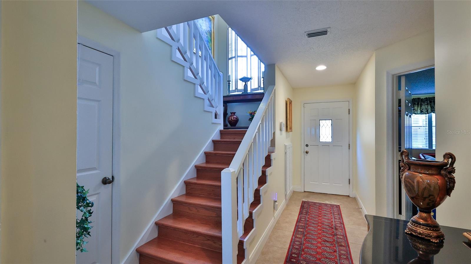 Image 3 of 25 For 46 Captains Walk