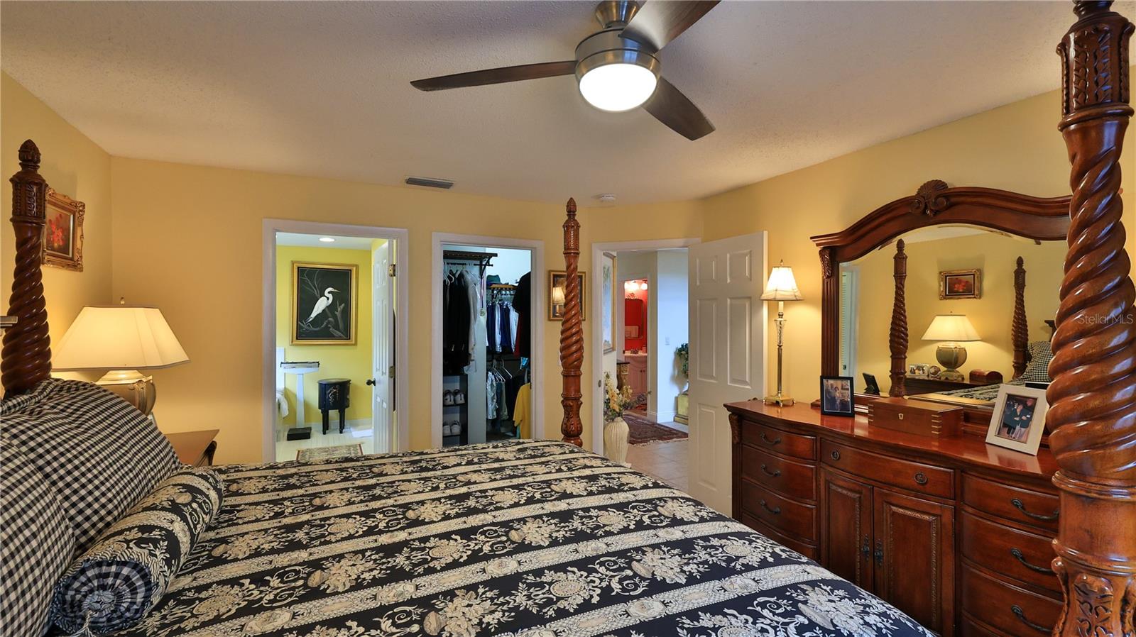 Image 4 of 25 For 46 Captains Walk