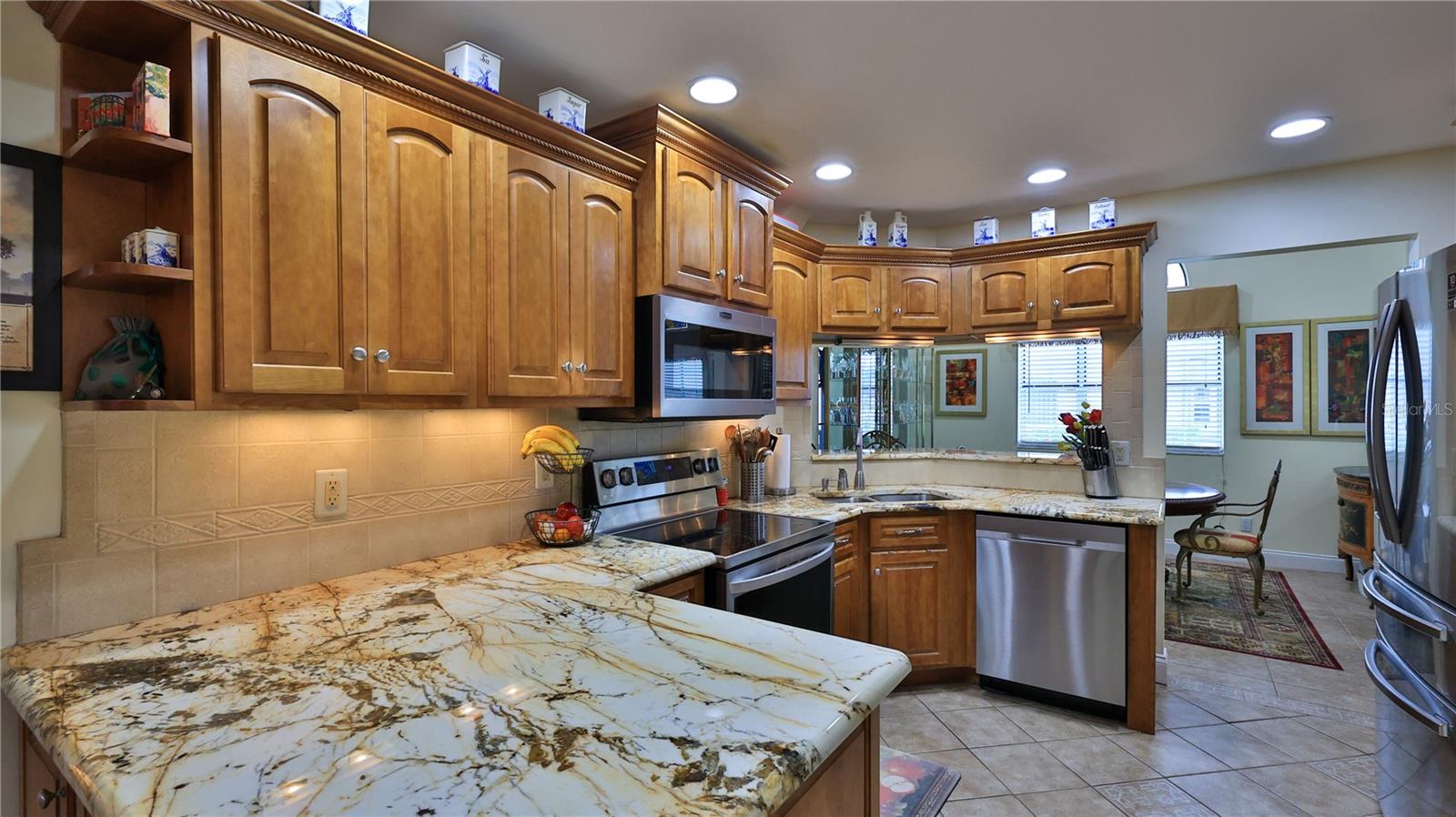 Image 7 of 25 For 46 Captains Walk