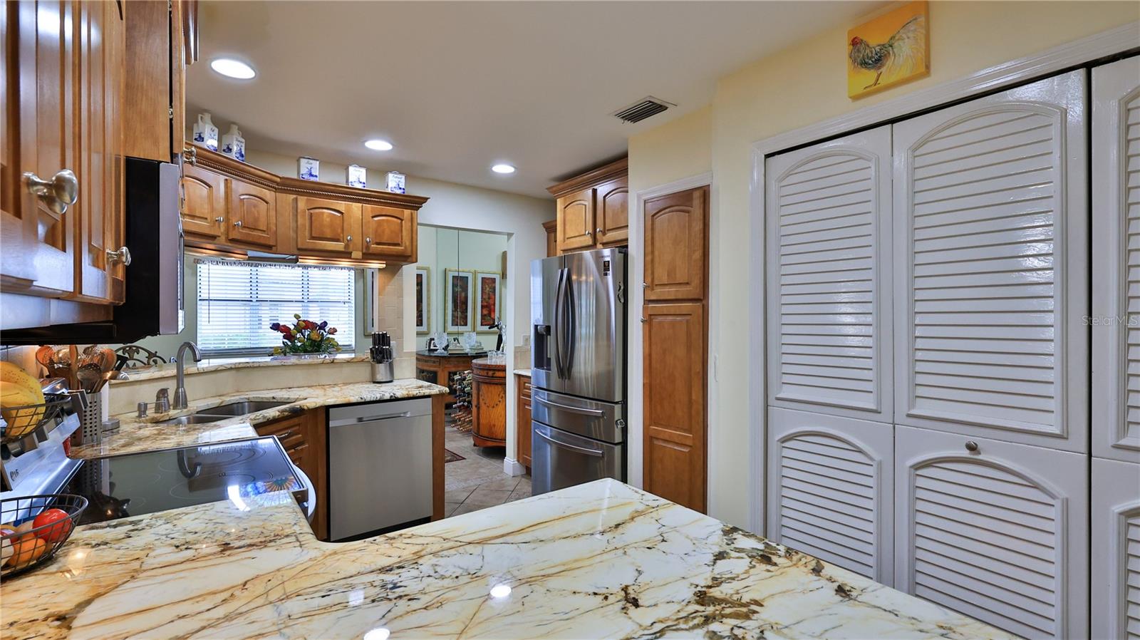 Image 8 of 25 For 46 Captains Walk