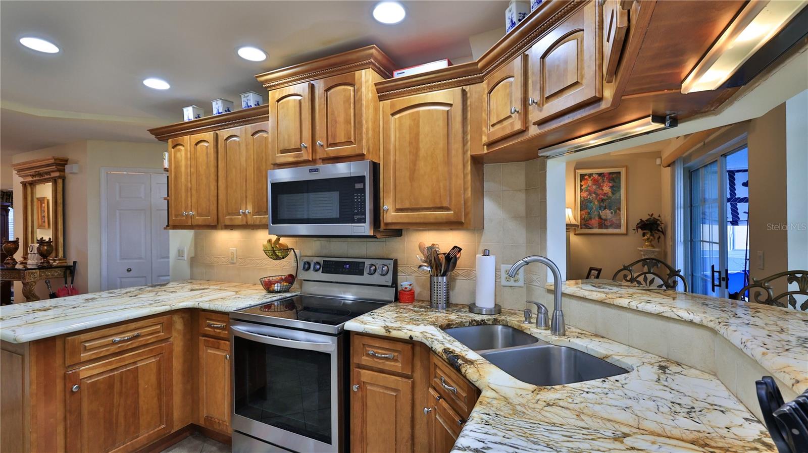 Image 9 of 25 For 46 Captains Walk