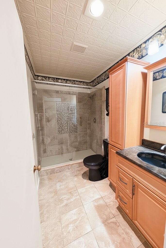 Image 10 of 12 For 2351 Irish Lane 35