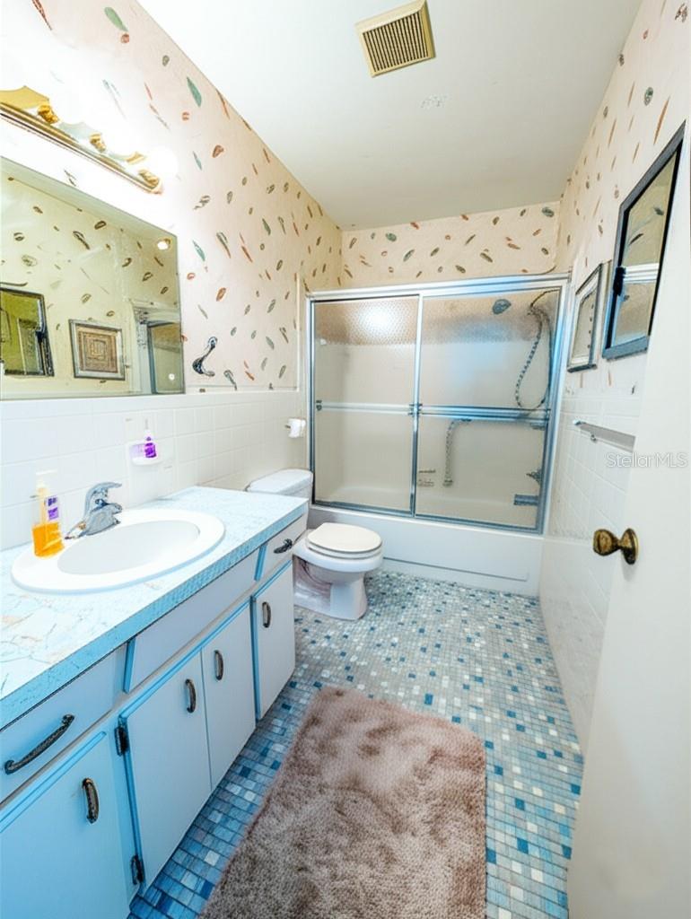 Image 11 of 12 For 2351 Irish Lane 35