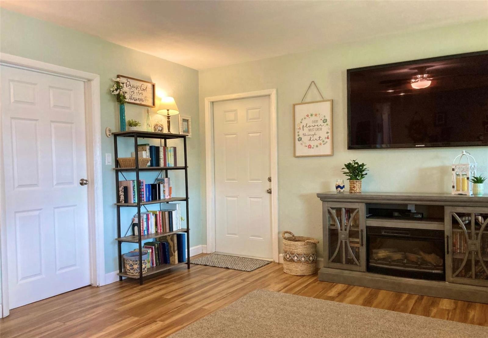 Image 12 of 26 For 3009 Anchor Drive