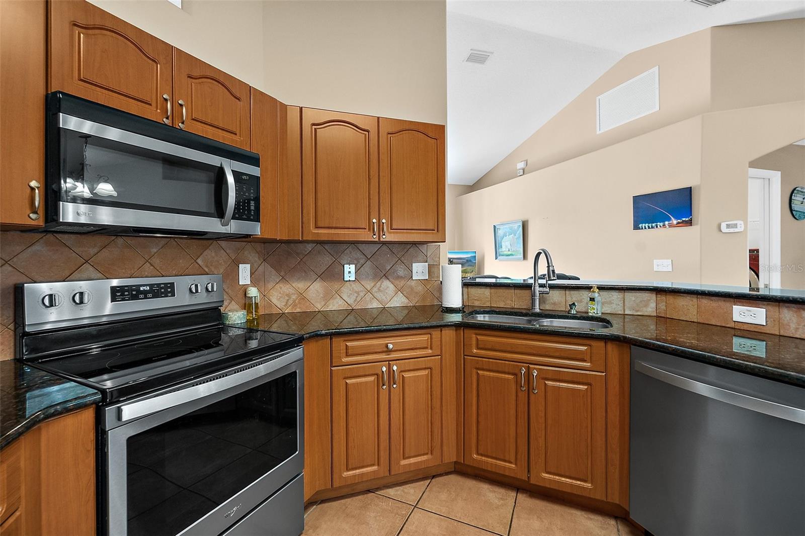 Image 32 of 43 For 18 Rykill Way