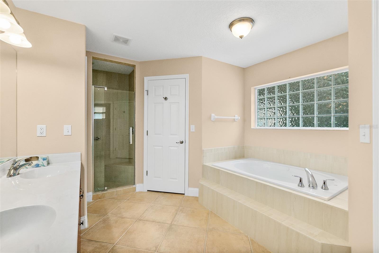 Image 38 of 43 For 18 Rykill Way