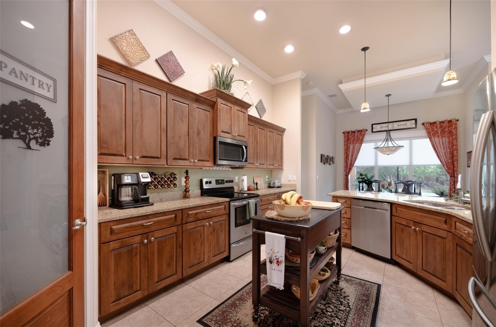 Image 14 of 43 For 6 Scarlet Oak Circle