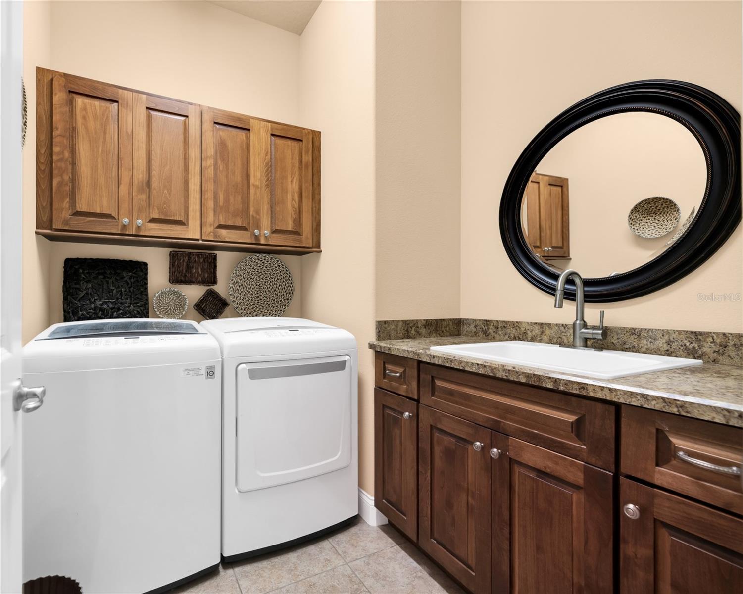 Image 34 of 43 For 6 Scarlet Oak Circle