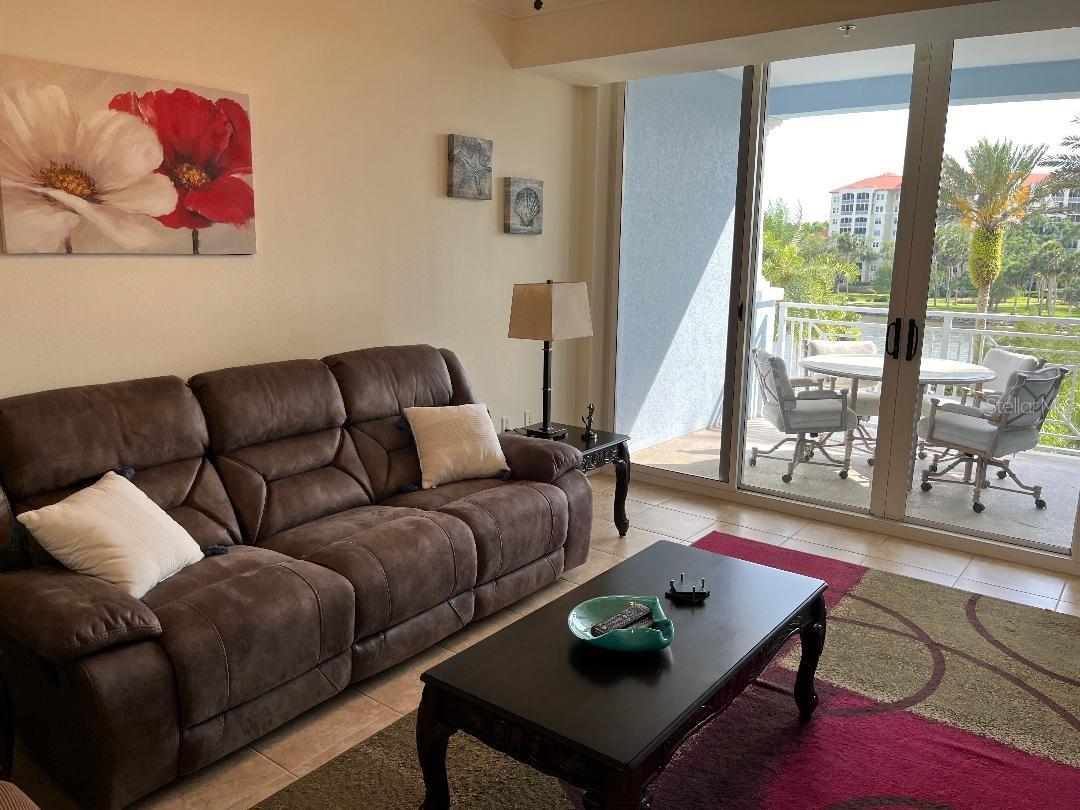 Image 15 of 47 For 102 Yacht Harbor Drive 375