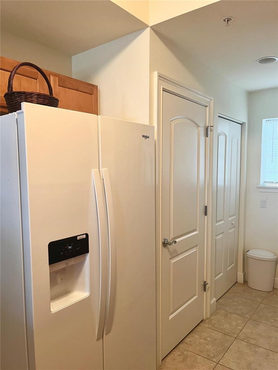 Image 7 of 47 For 102 Yacht Harbor Drive 375