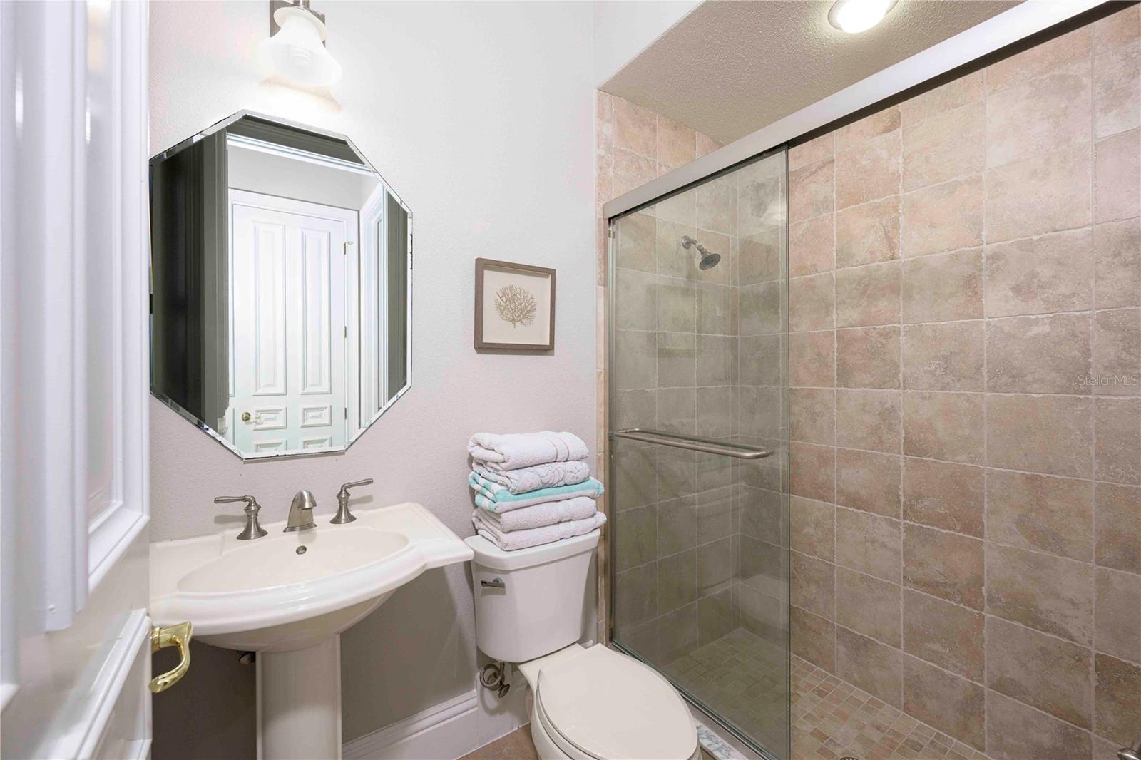 Image 18 of 54 For 17 Mahoe Drive S