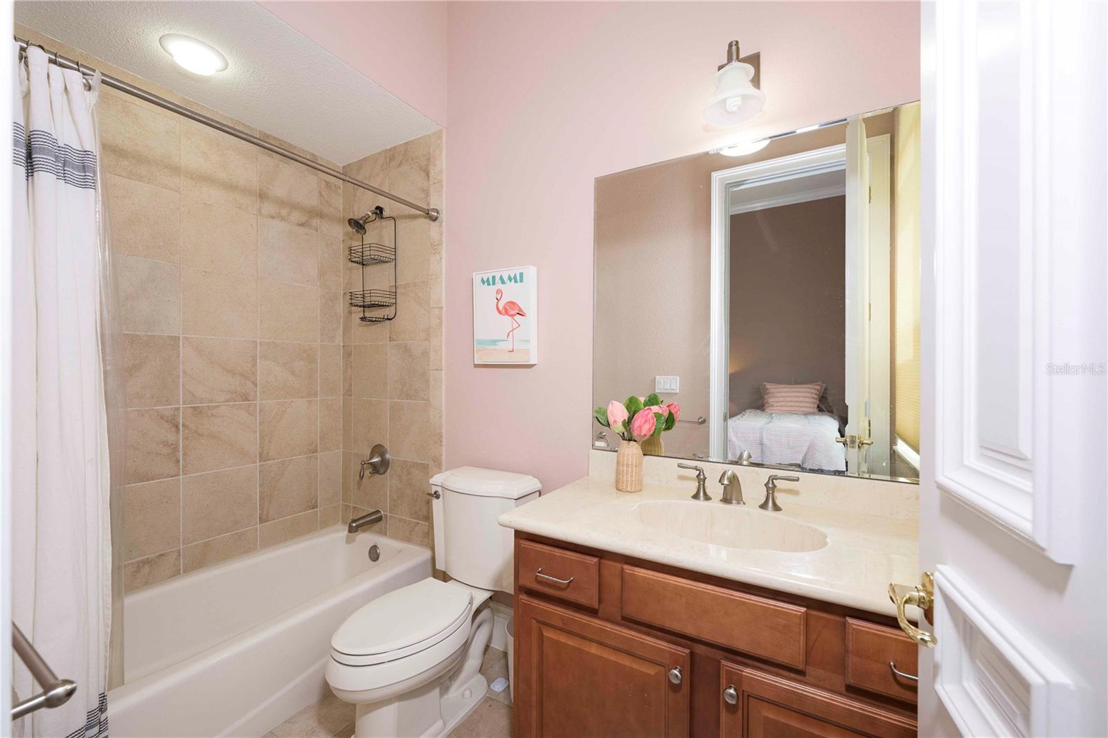 Image 20 of 54 For 17 Mahoe Drive S
