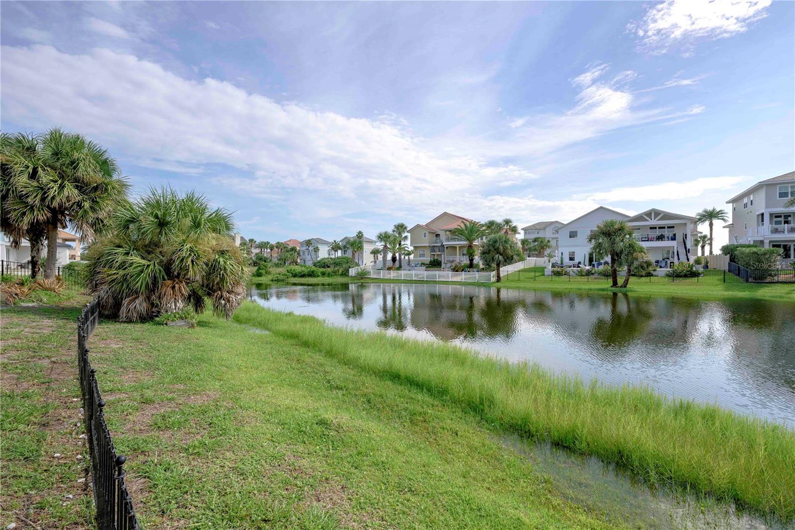 Image 4 of 54 For 17 Mahoe Drive S