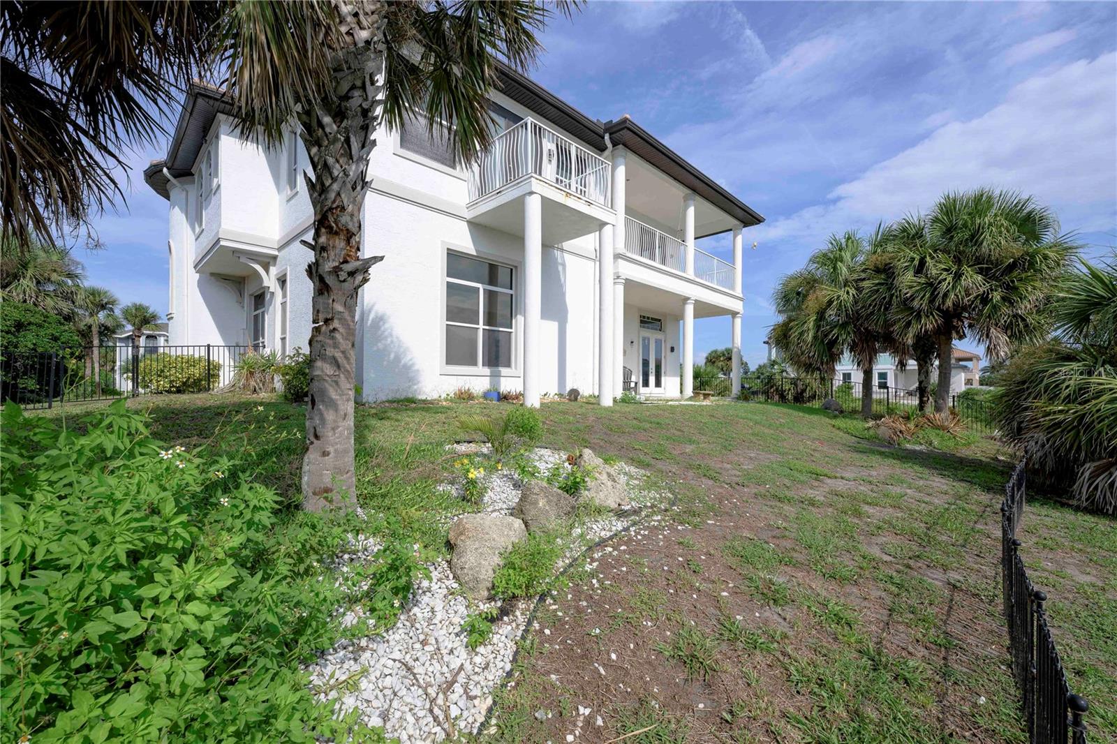Image 5 of 54 For 17 Mahoe Drive S