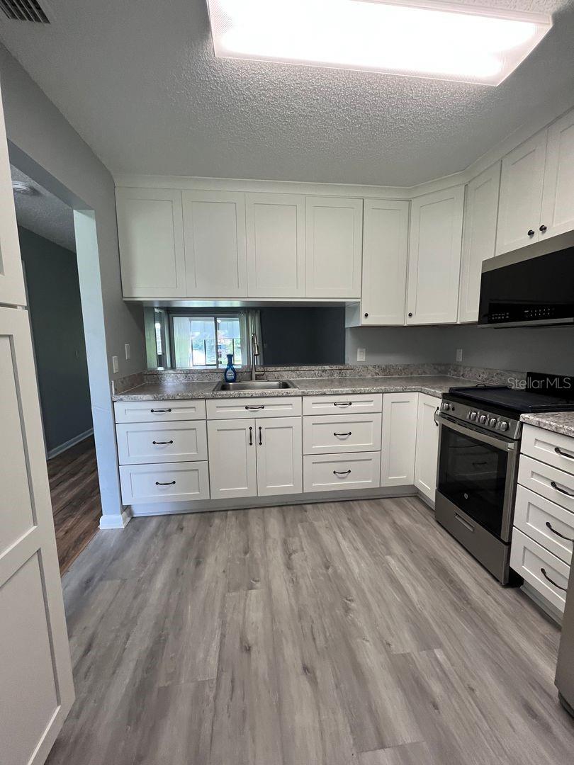 Image 5 of 29 For 22 Kings Colony Court