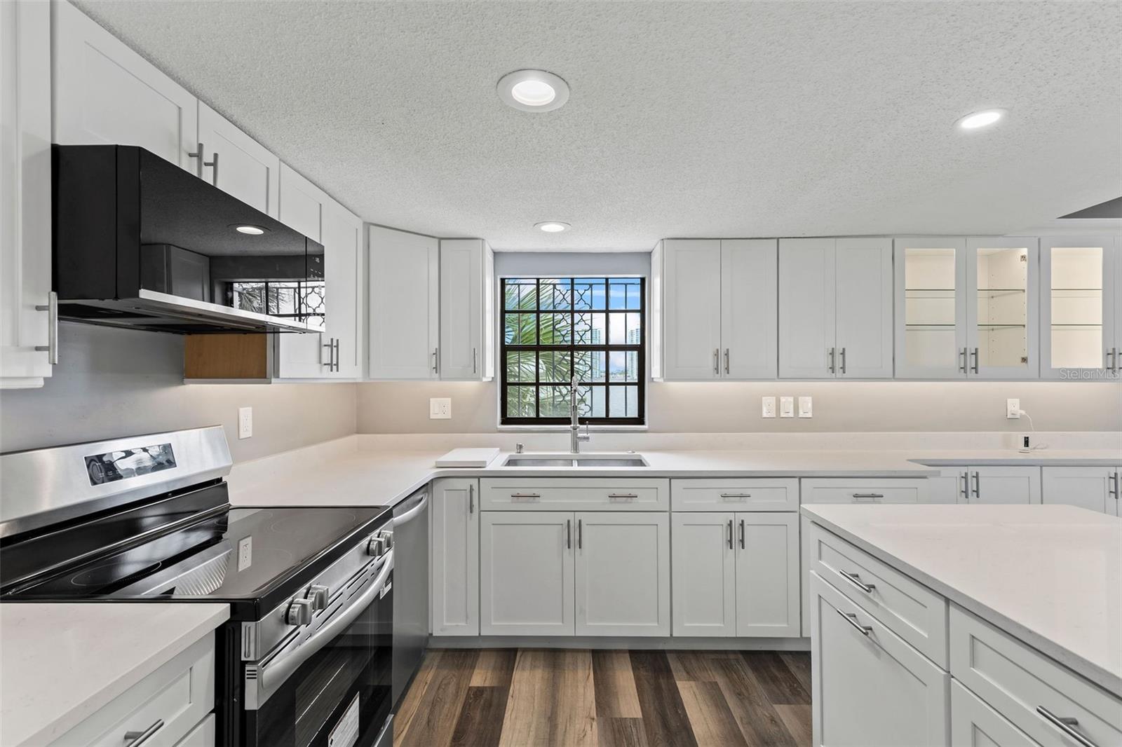 Image 11 of 63 For 625 Halifax Avenue 23